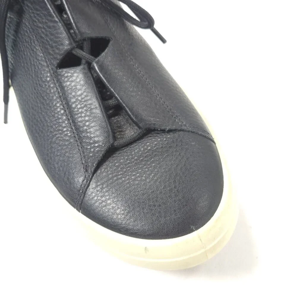 Ecco mail photos gently